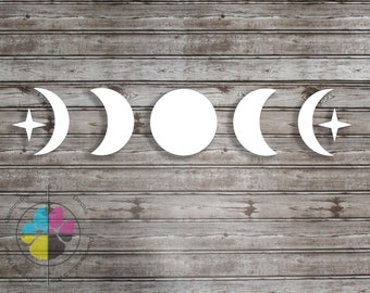 Puede incluir: Cinco fases lunares blancas con una estrella en cada extremo, mostradas sobre un fondo de madera.
