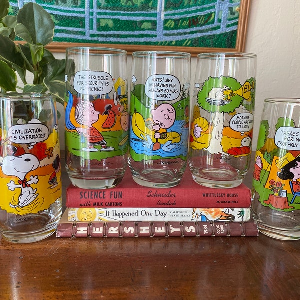 vintage Summer Camp Cups, Snoopy, Charlie Brown, Lucy, Linus & Woodstock, Peanuts Charles Shultz 70s/80s The Peanuts Gang Collectable Gift