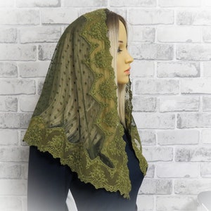 CHAPEL MANTILLA, Lace Chapel Veil, Catholic Mass Veil, Traditional Headcovering, Mass mantilla ( D0002LNK)