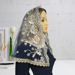 MANTILLA NAVY CHAPEL, bellissimo velo da cappella a forma di D in pizzo ricamato di ispirazione vintage tradizionale (0036LNK)