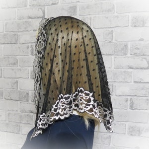 CHAPEL MANTILLA, Spitzenkapelle, Katholischer Messschleier, Traditionelle Kopfbedeckung, Messtuch ( LNK0127)
