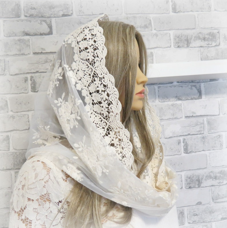 0091LNK CHAPEL MANTILLA Beautiful traditional vintage inspired lace infinity scarf Mass veil Church praying veil Chapel Veil