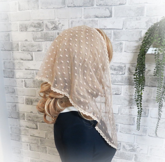 CHAPEL MANTILLA /Lace Mantilla/Triangle Mantilla Chapel Veil/ Church Headcovering/ Mass Mantilla/Praying Scarf Veil Mantilla