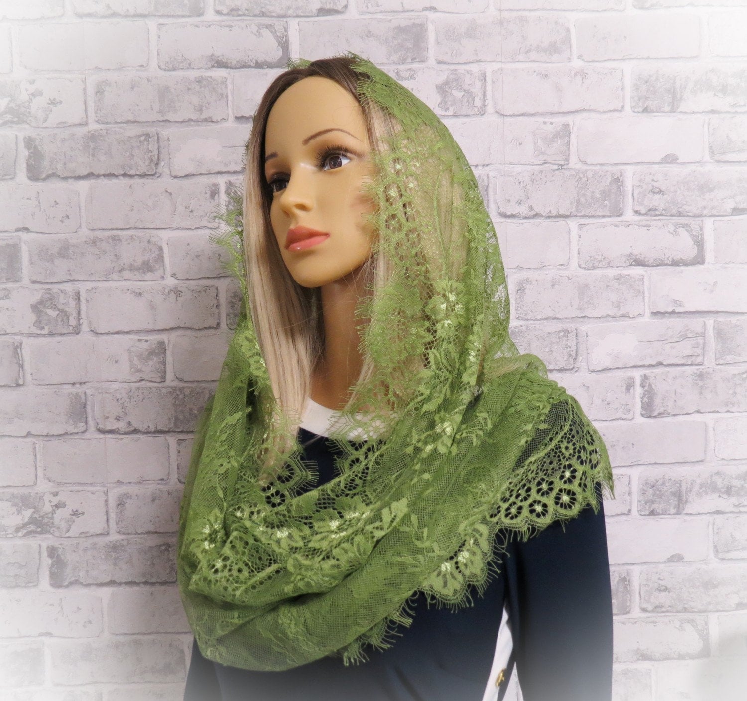 CHAPEL MANTILLA, Beautiful traditional vintage inspired french lace infinity scarf, Green Mantilla Veil (LNK0138)