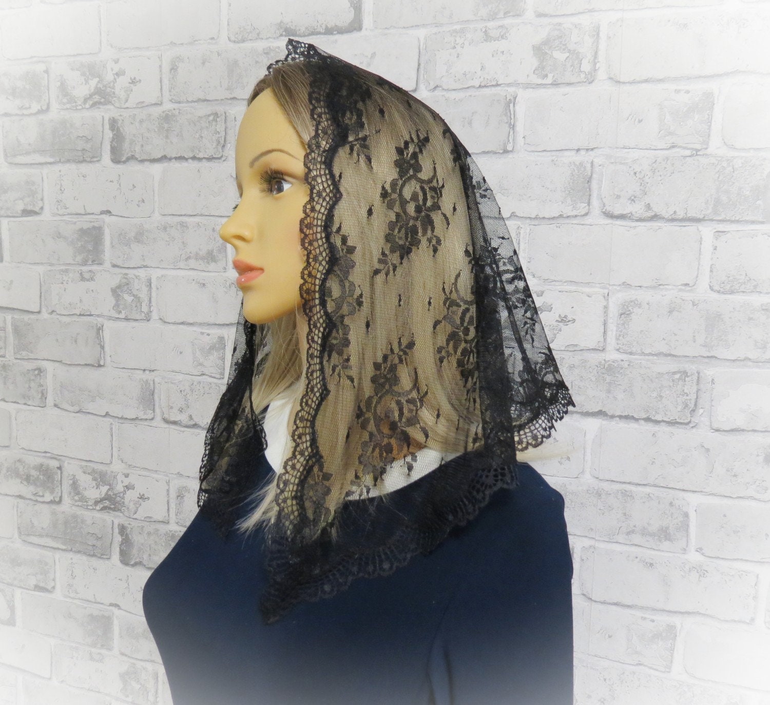 CHAPEL MANTILLA Lace Mantilla Triangle Mantilla Chapel Veil Church chapel-mantilla-lace-mantilla-triangle-mantilla-chapel-veil-church