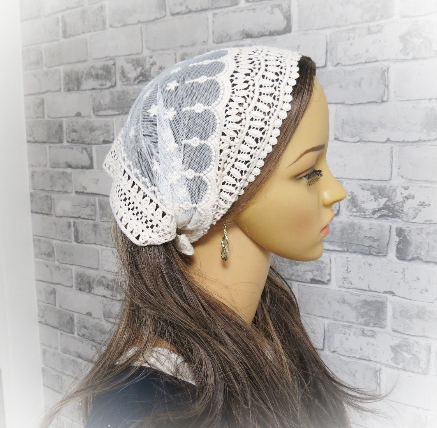 CHAPEL HEAD WRAP, Lace Chapel Veil, Catholic Mass Veil, Traditional Headcovering, Lace Headcover ( LNK0116)