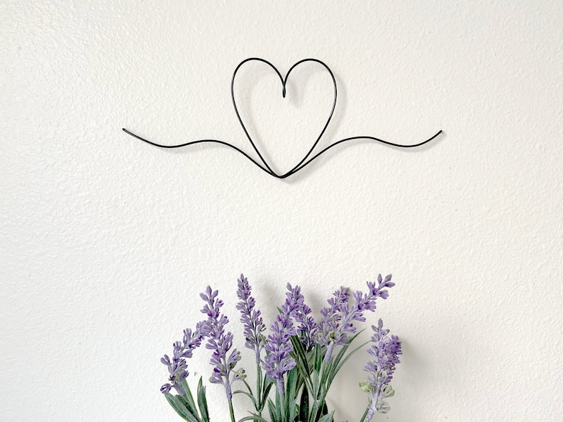 Wire Heart, Wire Heart Decor, Heart Wall Decor, Gallery Wall, Heart Sign, Wire Wall Art, Wire Words, Bedroom Decor, Anniversary Gift immagine 1