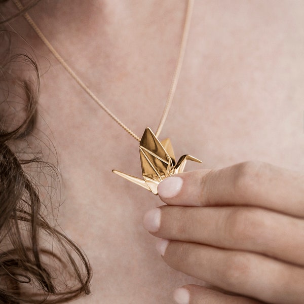 COLLAR DE GRÚA ORIZURU - Colgante único - Encanto de grúa de origami - Colgante de oro rosa - Colgante minimalista - Regalo amante de la grúa - Encanto elegante