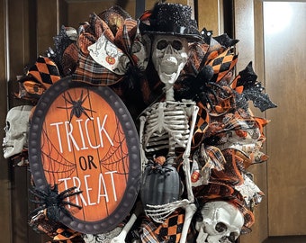 Halloween Skelton Wreath for front door, Trick or treat Halloween wreath, Halloween Decor, Skeleton Decor