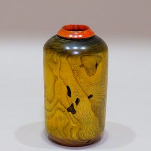 Pecan Vase - Handgemachte Holzvase für Trockenblumen, Geschenk für Mama, Muttertagsvase, bunte Holzvase - Artikel #168