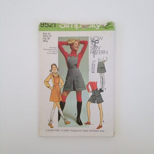 Vintage '70's Simplicity 9521 Sewing Pattern UNCUT Mini Skirt or Shorts with Pockets and a Detachable Bib Misses Size 14 for a 36" Bust 1971