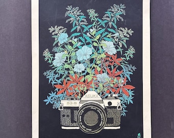 ASUKA Kameramodell 53B Blomsterkonst Poster Merhane Studios Signerad Numrerad 12x16