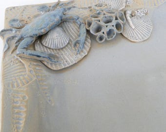 Studio Art Pottery C Donovan Serviertablett 12 Quadratisch in Strandform