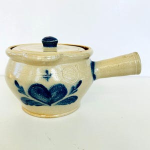 Panela/Pote Shadowlawn Pottery 7 x 5 polegadas, Esmaltada com Sal, Corações, Azul Cobalto, Estilo Rústico Vintage
