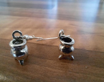 Boucles d’oreilles de chaudron avec des crochets d’oreille sterling