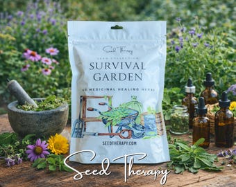 Könnte beinhalten: Ein weißer Beutel mit der Aufschrift Seed Therapy Survival Garden 40 Medicinal Healing Herbs und einer Aquarellillustration von Gartengeräten und einer Schubkarre, wobei die Webadresse SEEDTHERAPY.COM unten auf der Packung steht.