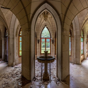 Urbex &quot;Fountain of Youth&quot;: Photograph taken during the exploration of an abandoned medieval castle in France