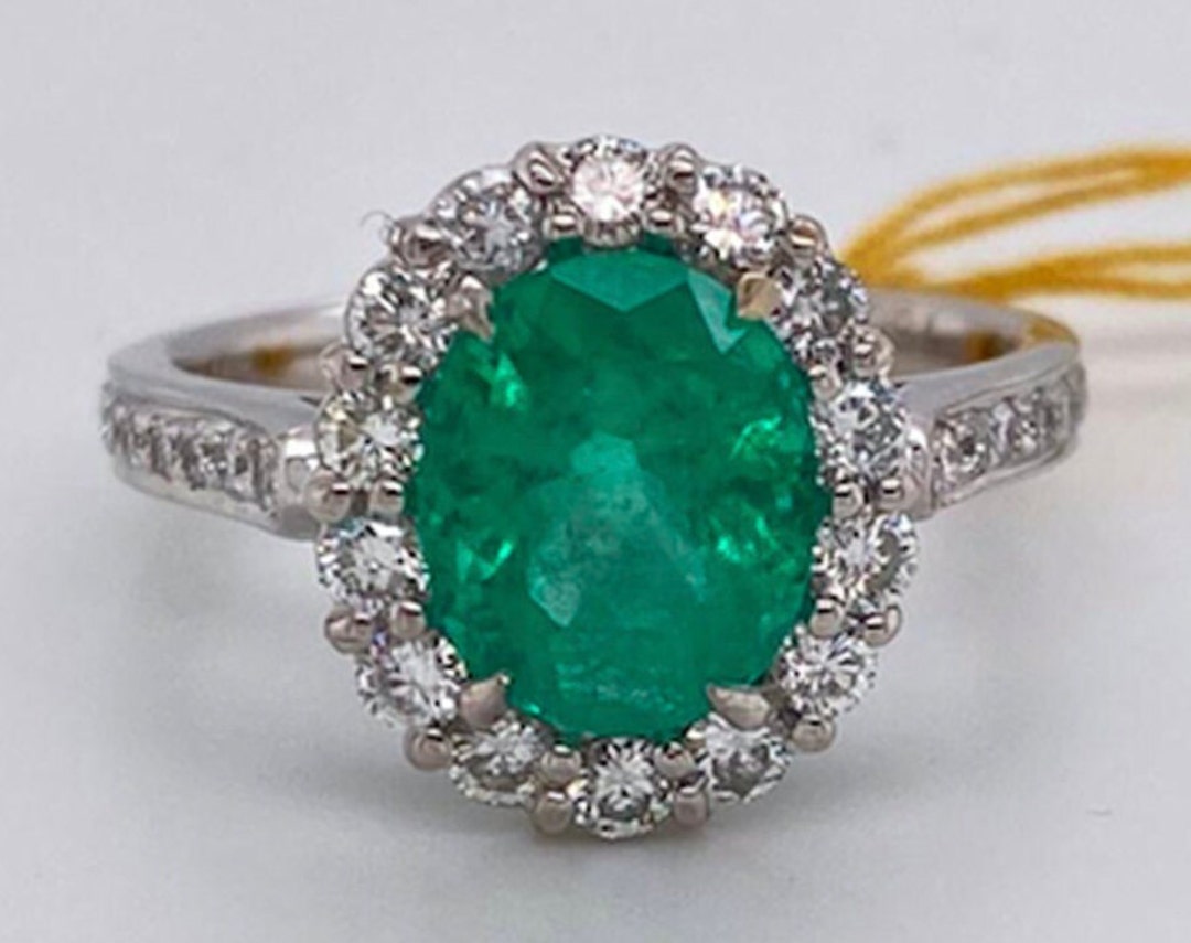 Lady's Beautiful Emerald and Diamond Ring - Etsy