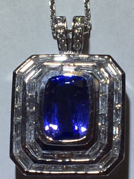 Lady's Incredible Tanzanite & Diamond Pendant