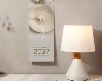 Minimalistischer Wandkalender – Sanfte Momente, Achtsamkeitsdeko, seidenmattes Papier