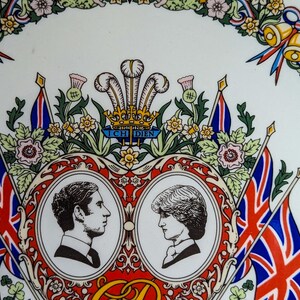 Commemorative Plate Prince Charles and Princess Diana Spencer Wedding image 5