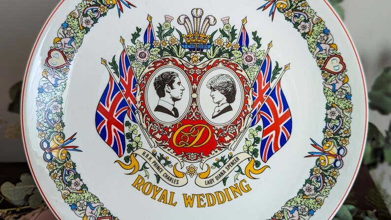 Commemorative Plate Prince Charles and Princess Diana Spencer Wedding image 1