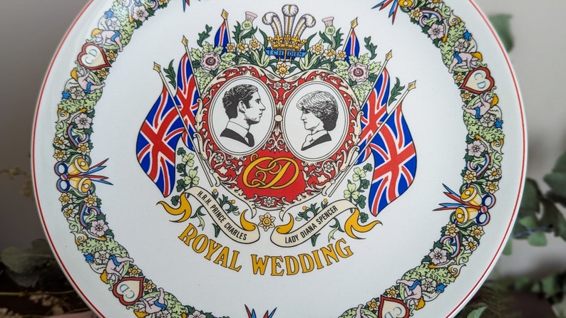 Commemorative Plate Prince Charles and Princess Diana Spencer Wedding image 2