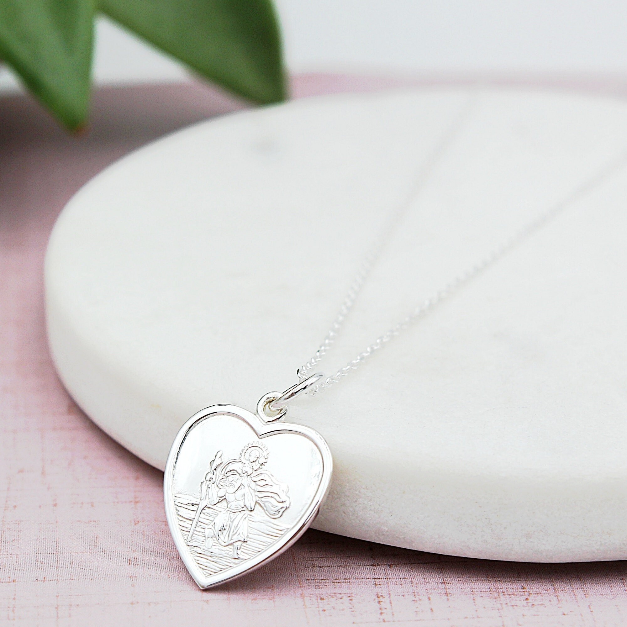 Lockets prouds deals