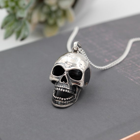 Silver skull necklace sale
