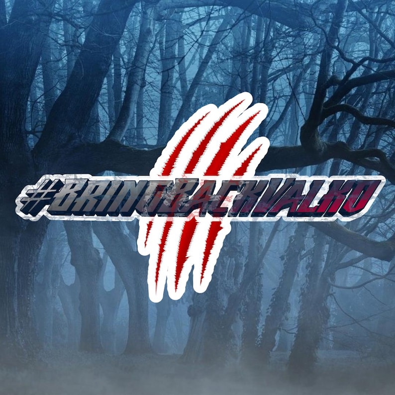 Puede incluir: Un dise&ntilde;o gr&aacute;fico que presenta el texto #BRINGBACKVALKO en letras oscuras y negritas con un borde blanco, superpuesto con tres marcas de garras de color rojo brillante. El fondo muestra un bosque oscuro y brumoso con siluetas de &aacute;rboles.