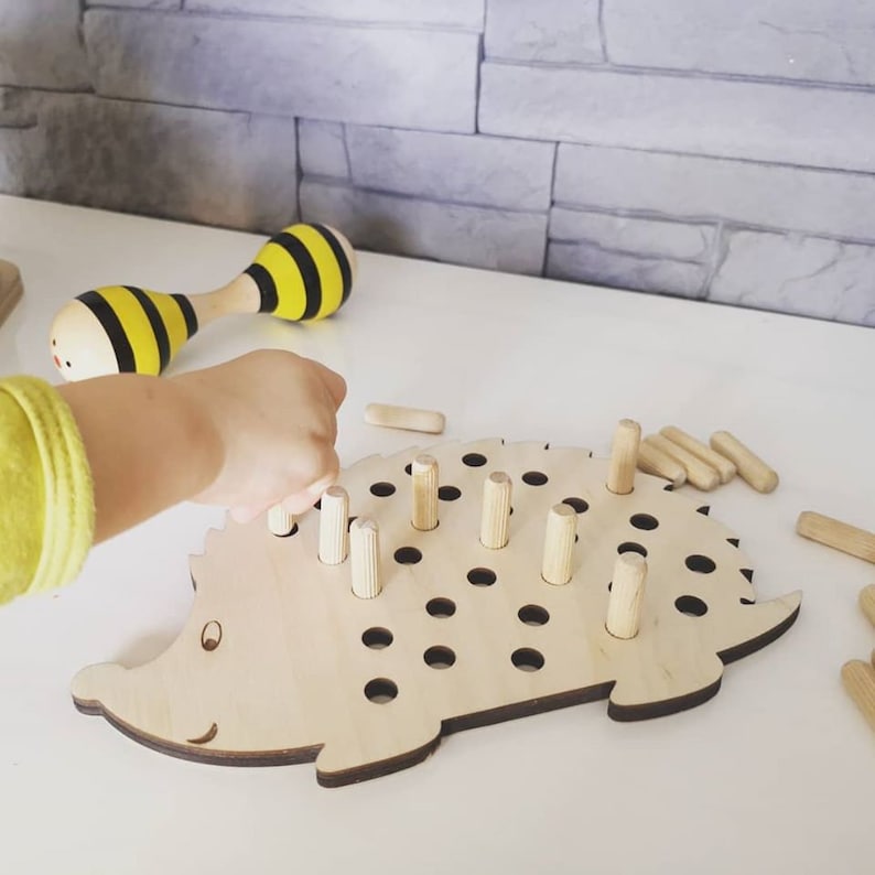 Hedgehog game Handmade learning toy Eco friendly Montessori materials Monetessori pin board