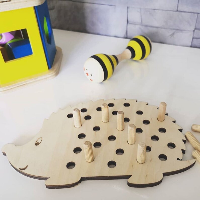 Hedgehog game Handmade learning toy Eco friendly Montessori materials Monetessori pin board