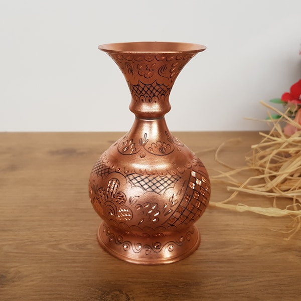 Rustic Copper Flower Vase,Metal Decorative Pretty Farmhouse Vase,Sweet Engraved Copper Vase,Rustic Mini Centerpiece Flower Vase,Wedding Gift