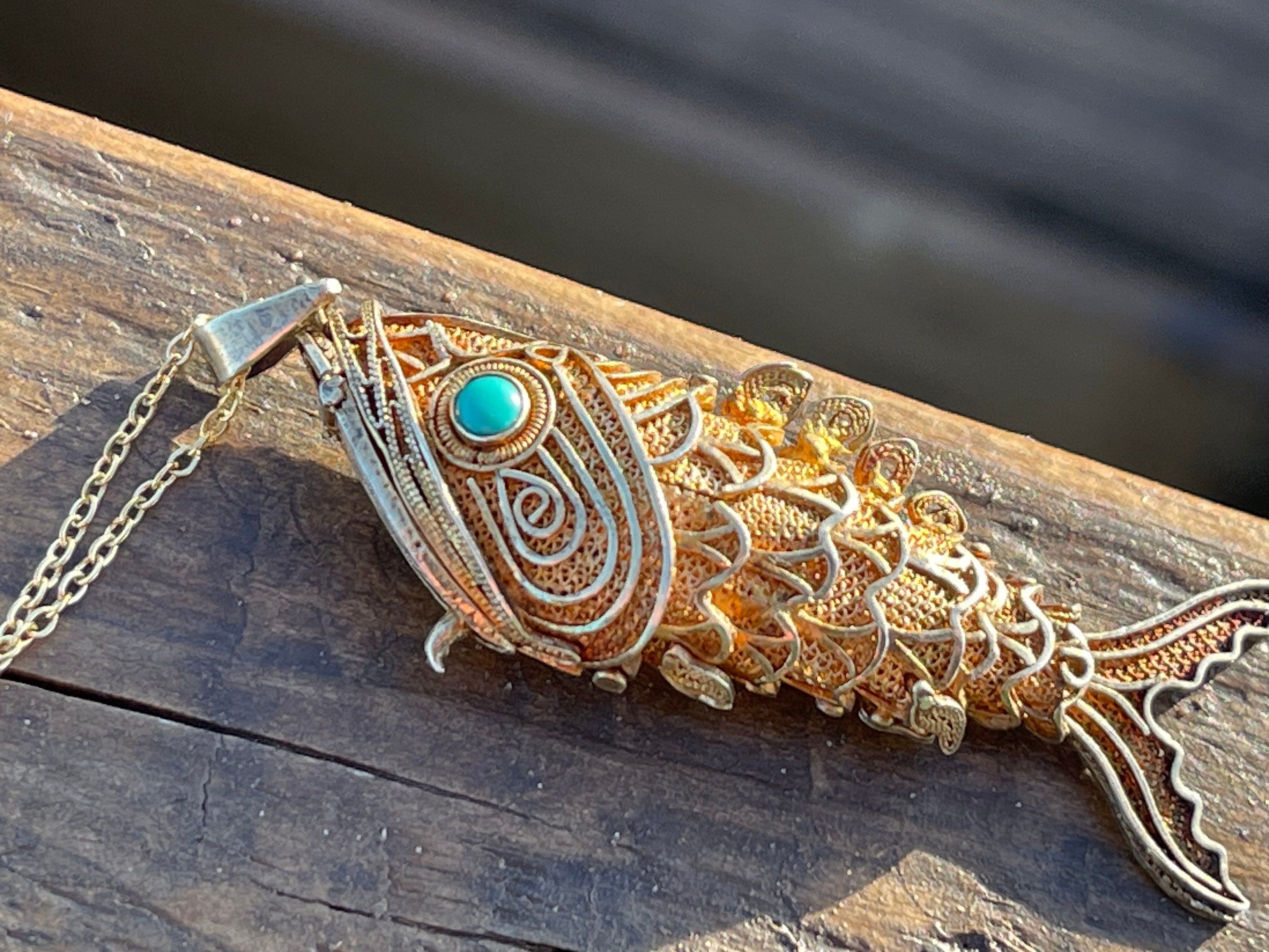 Articulated Fish, Vintage Necklace, Vintage Jewellery, Fish Pendant, Ethical Jewellery, Fish Necklace, Fish Pendant, Amazing Necklace - Etsy Articulated Fish, Vintage Necklace, Vintage Jewellery, Fish Pendant, Ethical Jewellery, Fish Necklace, Fish Pendant, Amazing Necklace - Etsy