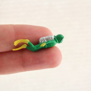 Scuba diver miniature diving ocean scenery sea human model underwater explorer figurine little people figure swimming small mini figure