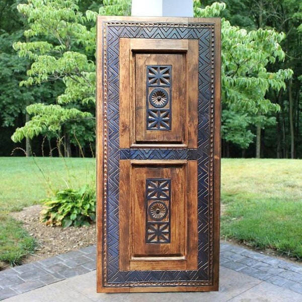 Benutzerdefinierte Handwerker handgeschnitzte Hauseingangstür: Scheunentor im antiken Stil innen / außen