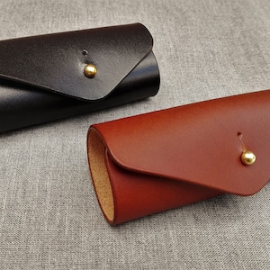Leather key wrap, handmade leather key holder, key keeper in black or brown, leather key fob, leather keychain, key case, key pouch
