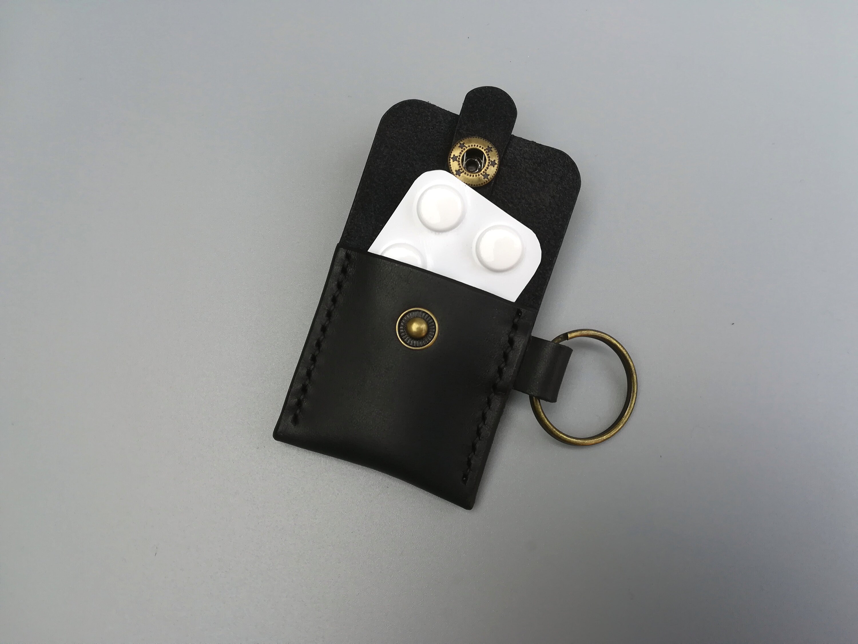 Toby Schlüsseltasche Leder Schlüsselglocke | STILORD