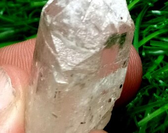 15グラム パキスタン・スカルドゥ産、美しい希少マイクロライト・イン