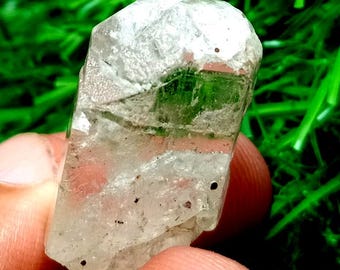 15グラム パキスタン・スカルドゥ産、美しい希少マイクロライト・イン