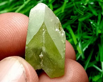 ロシア産、6グラムの美しい希少フェナカイト結晶標本 - Etsy 日本