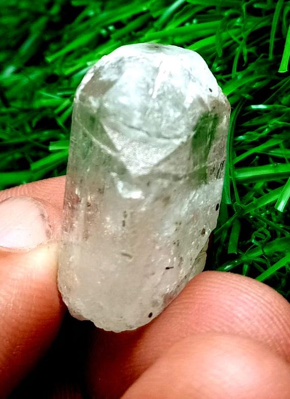 15グラム パキスタン・スカルドゥ産、美しい希少マイクロライト・イン