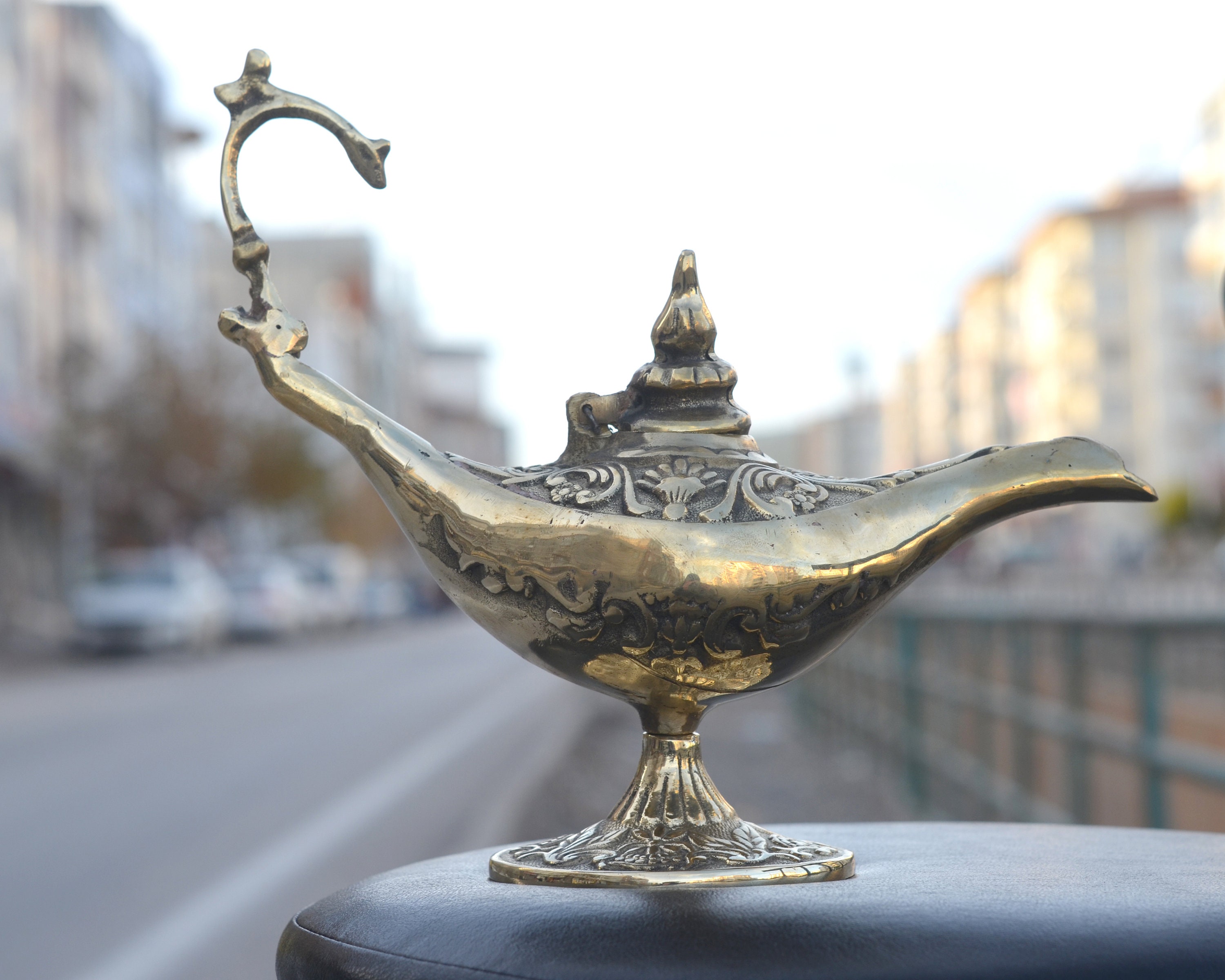 Brass Aladdin Lamp 6L (Genie Lamp) For Incense Cone Burner – Shop Cosmic  Healing