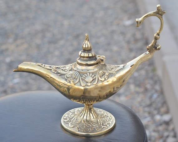 Aladdin Genie Lamp, Aladdin's Magical Lamp 12, Brass Torch, Pitcher  Flambeau, Antique Oil Lamp, Brass Decoration, Gin Lamp Gift -  Canada