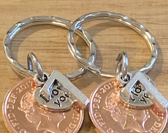 New Pair Of Polished 2017  1p Coins 7th Wedding Anniversary (Copper) Gift Keyrings In Bag