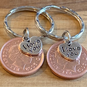 23e huwelijksverjaardag gepolijst 2002 Munten en bedels aan sleutelhangers in cadeauzakje Cadeau voor man vrouw vriend vriendin vriendin vrienden set van 2