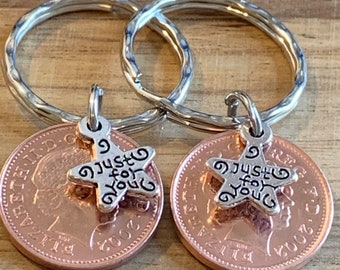 23rd Wedding Anniversary Polished 2002 Coins & Charms On Keyrings In Gift Bag Gift For Husband Wife Boyfriend Girlfriend Friends 2pcs Set