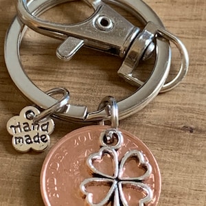 2016 Coin & Four Leaf Clover Charm Keyring Birthday Gift For Him Or Her In Gift Bag
