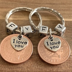 11. Jahrestag Geschenk für Paare Personalisierte Poliert 2014 Münze Schlüsselanhänger Andenken - Jahrestag Geschenk In Geschenkbeutel Wählen Sie Initialen