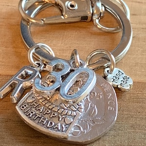 30e verjaardag Gepersonaliseerd 1995 Coin & Charms Cadeau 30e verjaardag Sleutelhanger in cadeauzakje kies initiaal